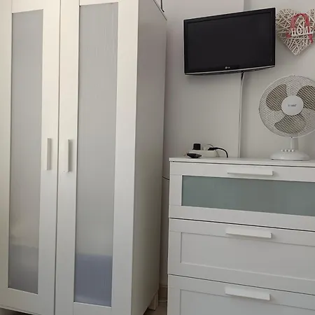 Close To Yumbo,free Parking