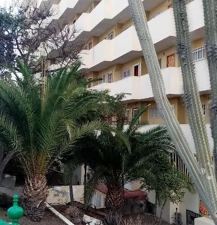 Close To Yumbo,free Parking Apartment *