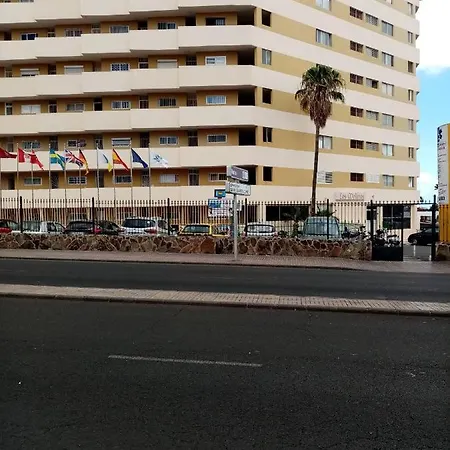 Close To Yumbo,free Parking Apartment